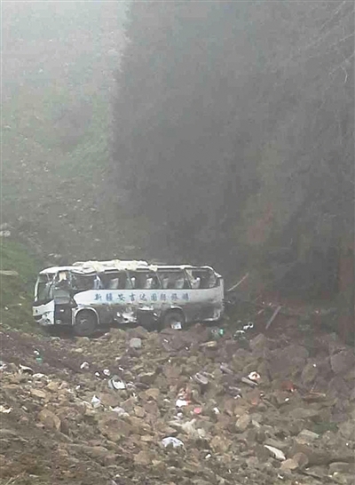 新疆车祸已致13人遇难